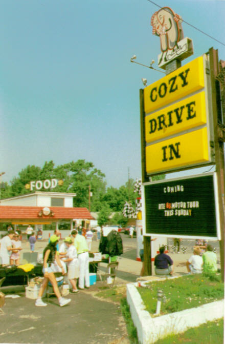 Original Cozy Drive In sign, Springfield, IL