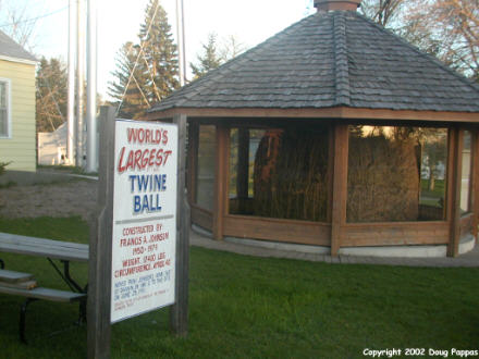 World's Largest Hand-Wound Ball of Twine, Darwin, MN