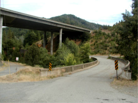 1927 bridge and Interstate bridge over Slate Creek