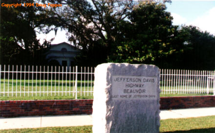 Jefferson Davis Highway marker in front of Jefferson Davis home, Biloxi, MI