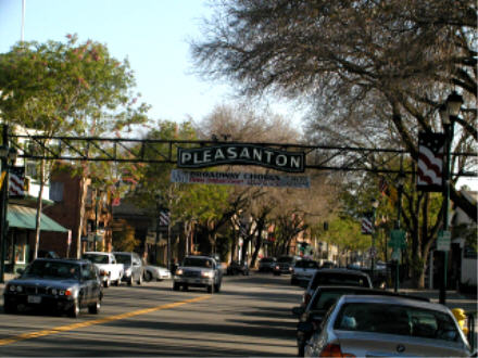 Pleasanton, CA welcome arch