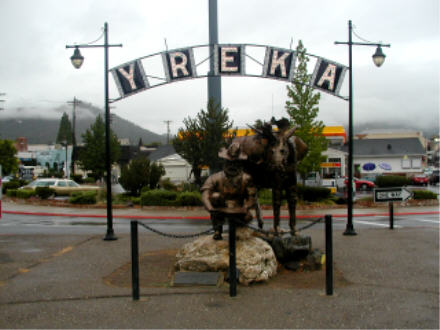 Yreka, CA welcome arch, now relegated to a traffic island