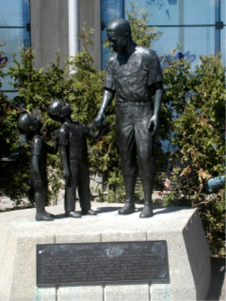 Jackie Robinson statue, Olympic Stadium