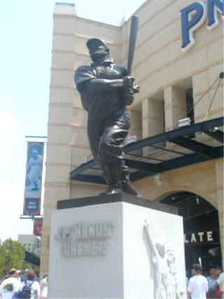 Honus Wagner statue