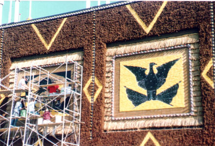 1992 Corn Palace decorations, under construction